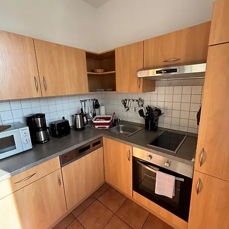 Einraumapartment Im Erdgeschoss Mit Seeblick Apartman *